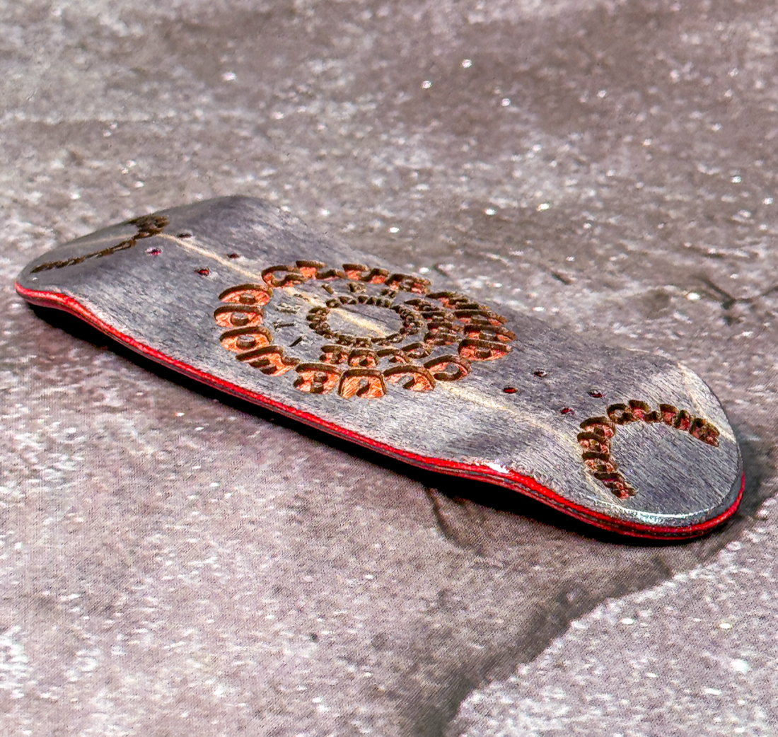 WoodClub ATELIER Dřevěná deska 33,7mm - "Lunar Black"